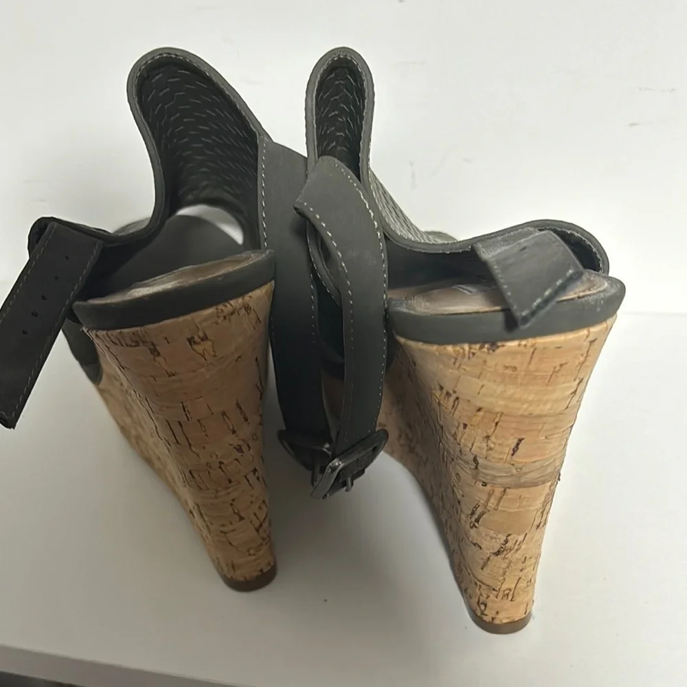 Steve Madden Olive Wedge Sandals